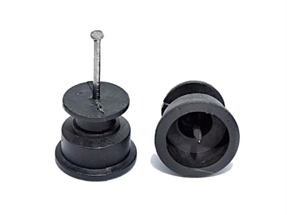 Isolador cerca elétrica roldana com prego